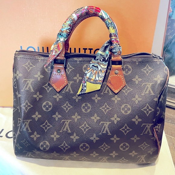 Louis Vuitton Handbags - Vintage 1988 LV speedy 30. With COA in great shape. Zipper pull replaced.